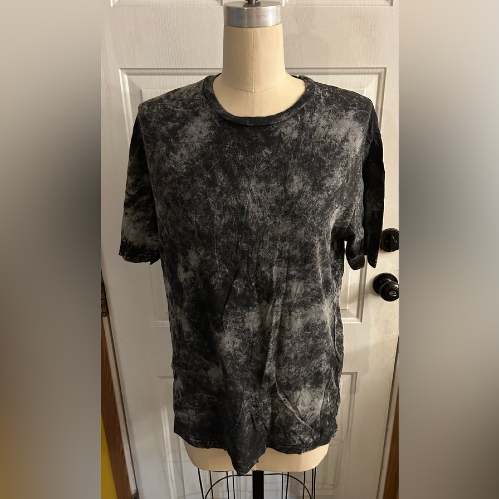 Forever 21 men’s tee shirt